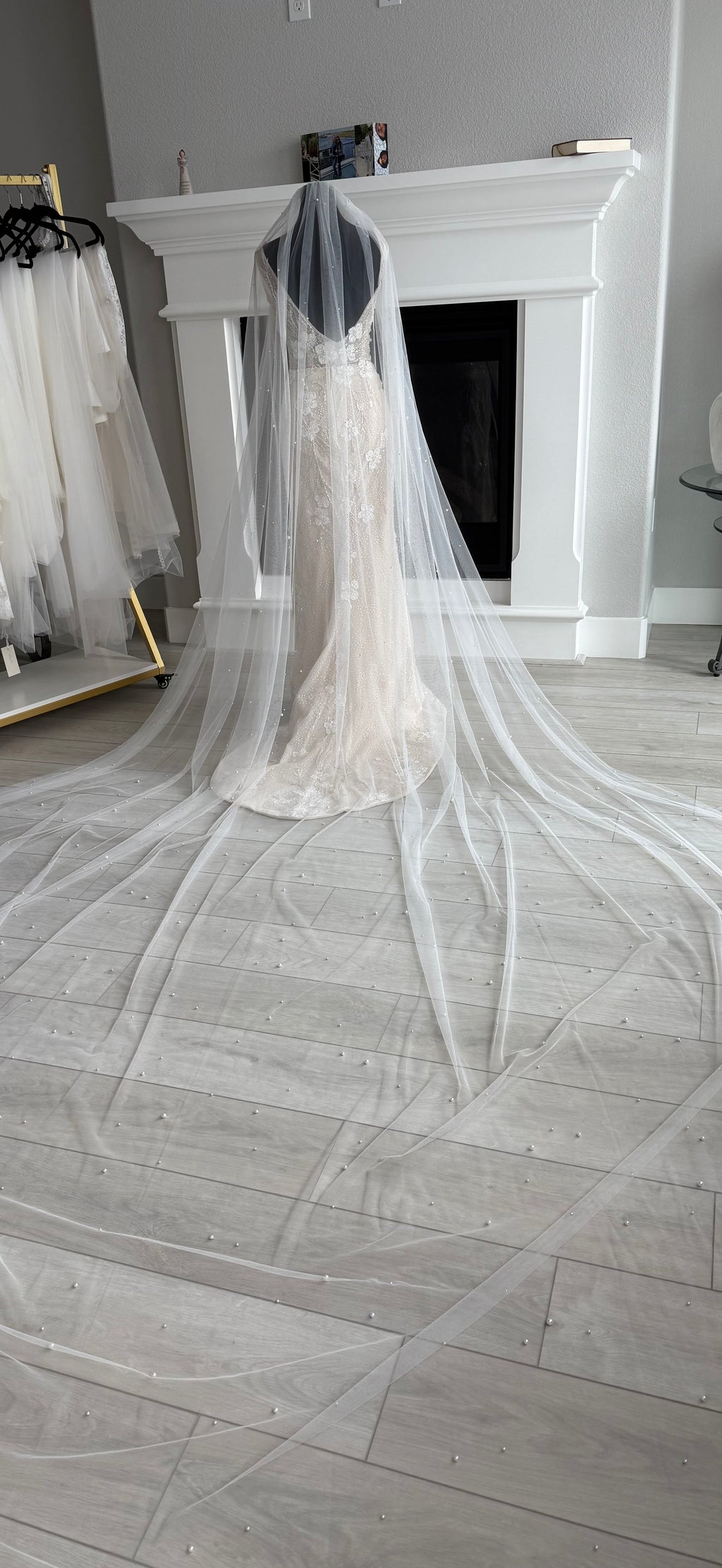 Pears Cathedral Bridal Veil 120"