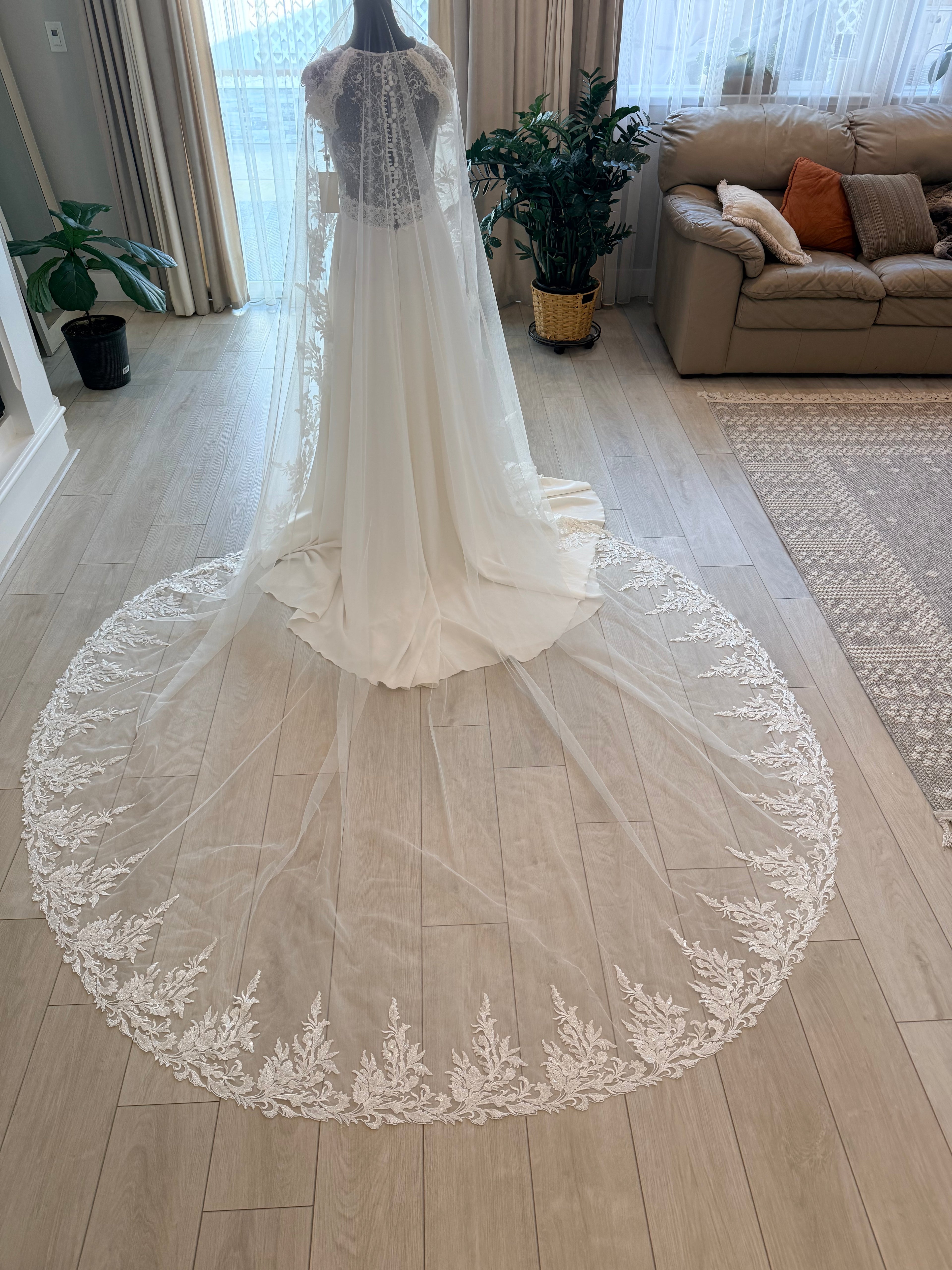 Royal Lace Mantila Cathedral Veil